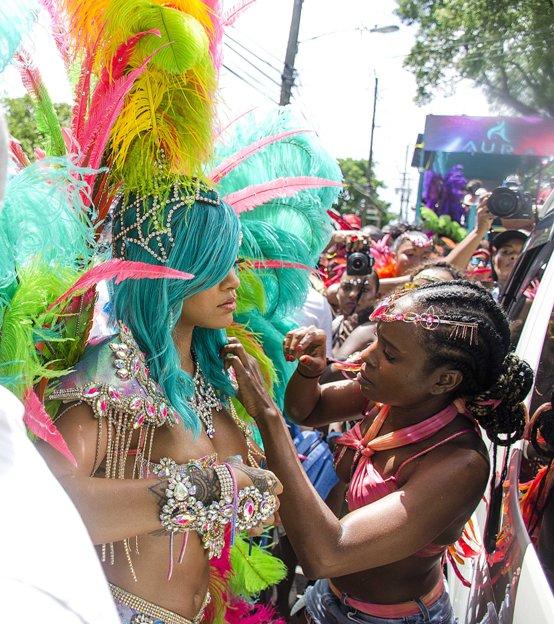 rihanna_barbados_festival_pussy_slip_leaked-sqaweu-influencersgonewild