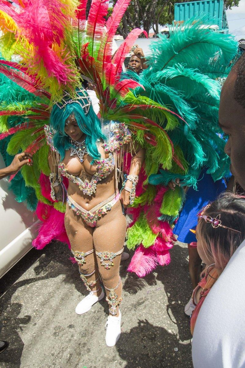 rihanna_barbados_festival_pussy_slip_leaked-xfcekd-influencersgonewild