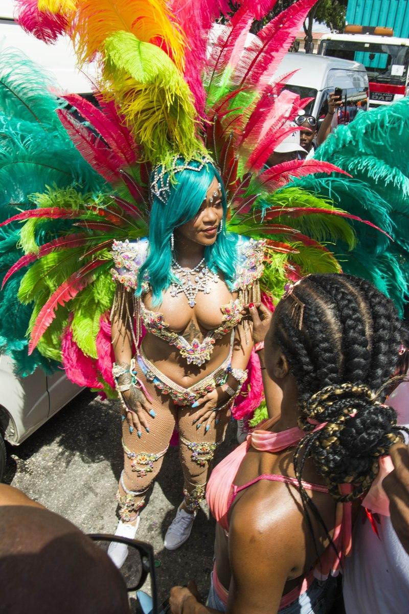 rihanna_barbados_festival_pussy_slip_leaked-xrczrv-influencersgonewild