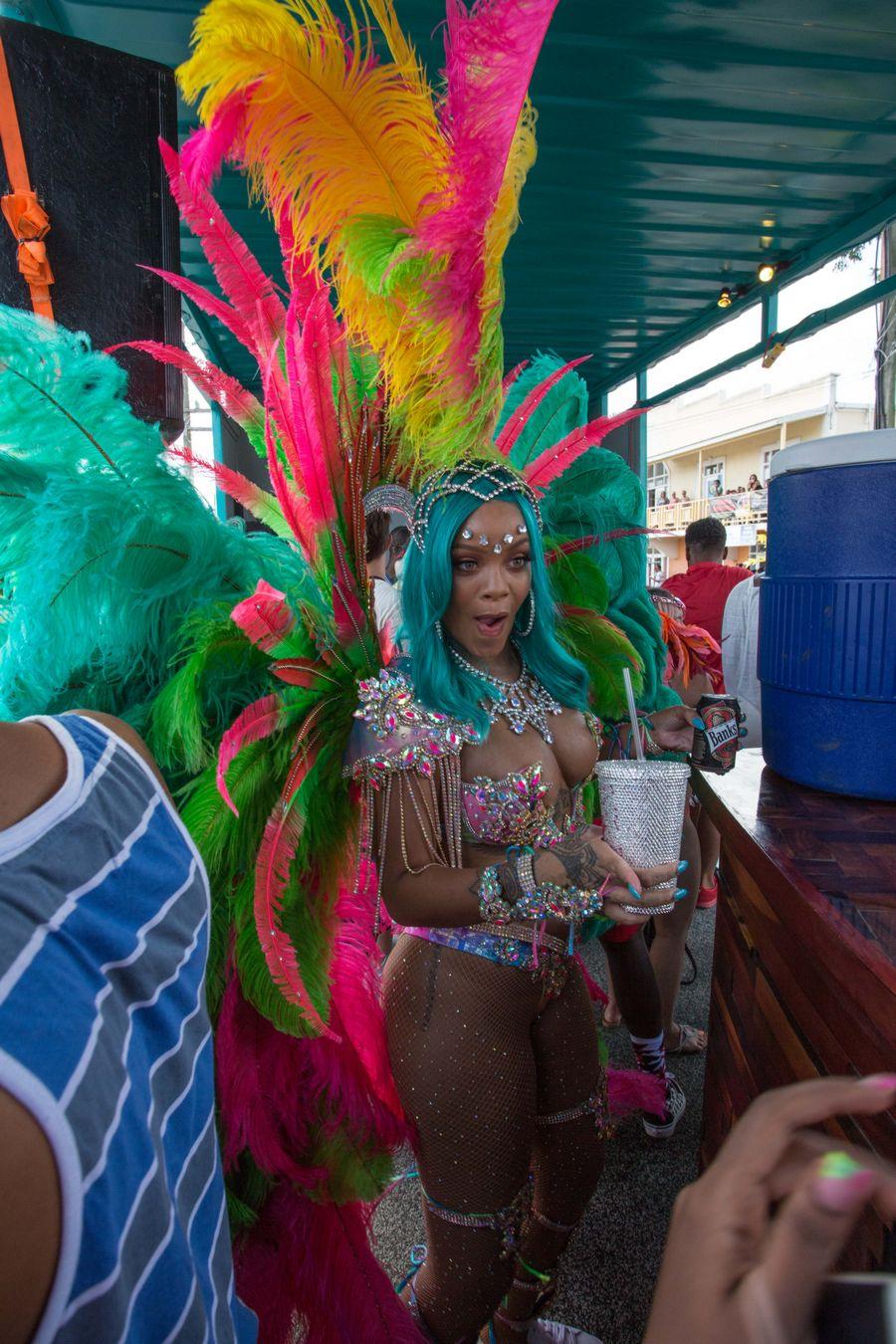 rihanna_barbados_festival_pussy_slip_leaked-xxqszm-influencersgonewild