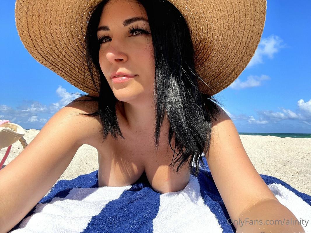 alinity_nude_boobs_beach_onlyfans_set_leaked-aluqas-influencersgonewild