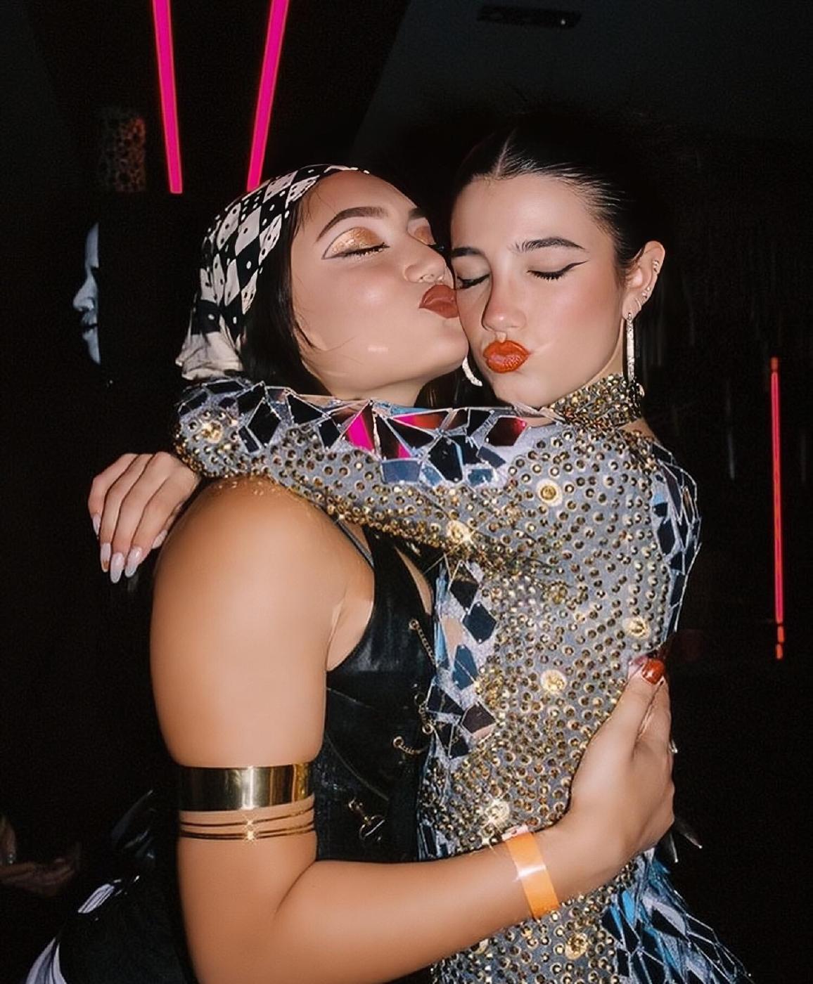 charli_damelio_sexy_halloween_cosplay_set_leaked-pcfqvk-influencersgonewild