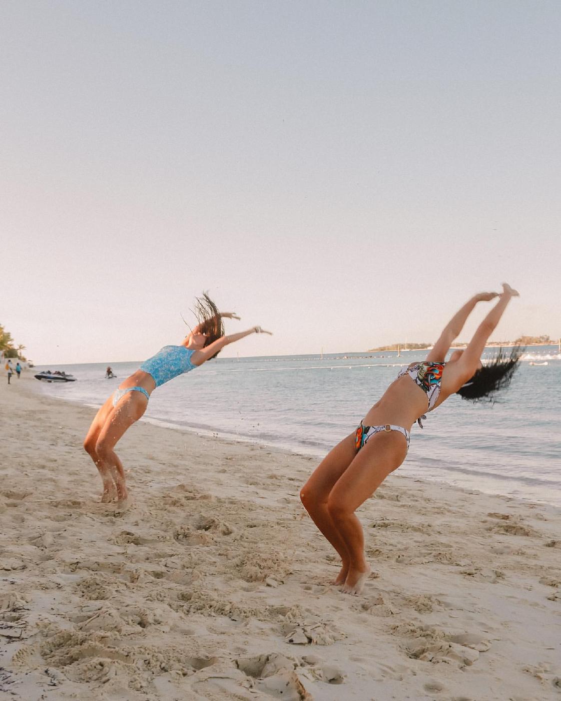 charli_damelio_thong_bikini_beach_candid_set_leaked-xpzbgn-influencersgonewild