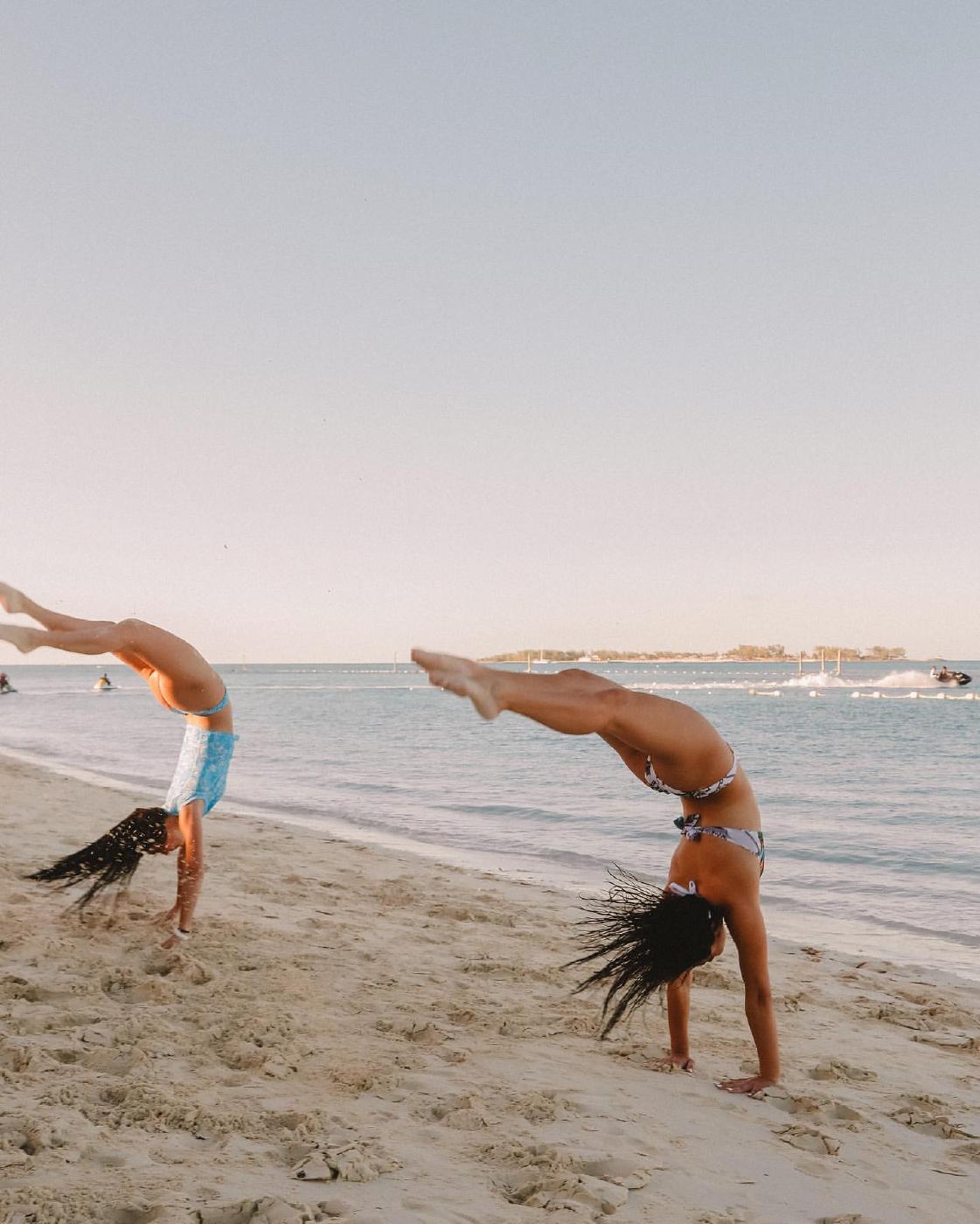 charli_damelio_thong_bikini_beach_candid_set_leaked-yyeelc-influencersgonewild