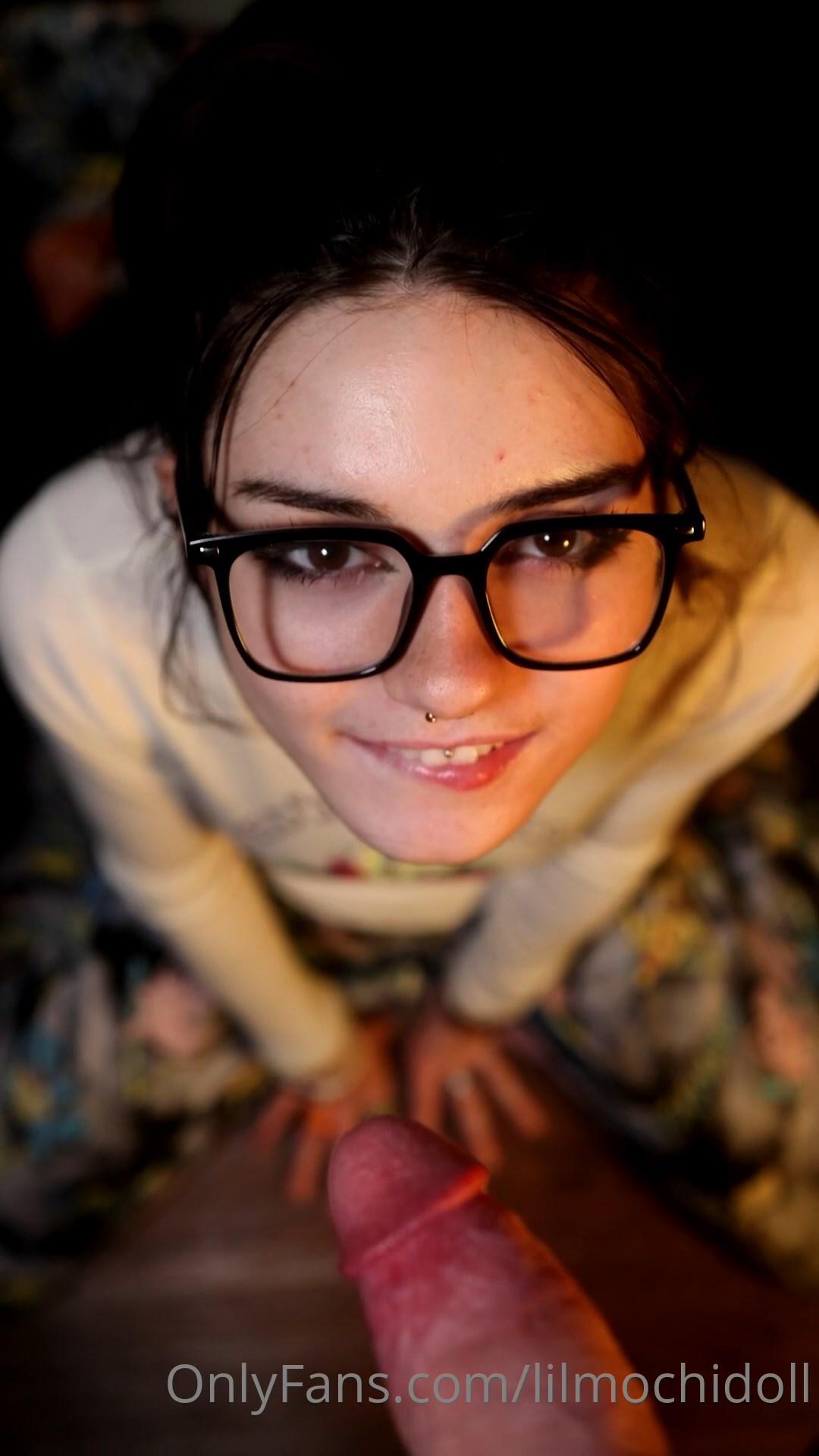 lilmochidoll_nude_blowjob_facial_onlyfans_video_leaked-paiyru-influencersgonewild