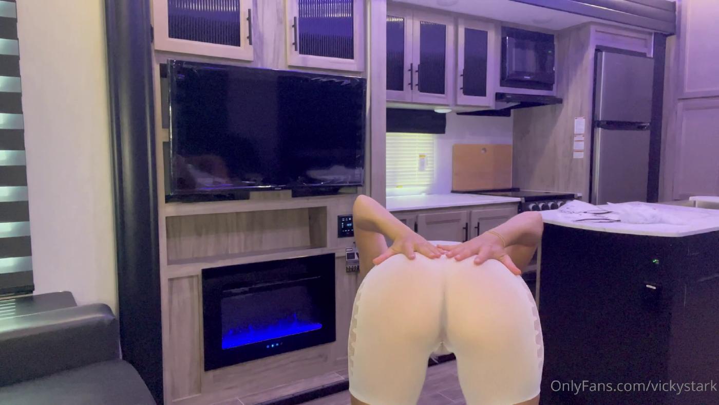 vicky_stark_all_white_lingerie_try_on_onlyfans_video_leaked-hrbnfc-influencersgonewild