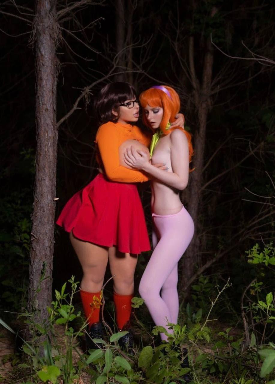 bishoujomom_nude_velma_daphne_cosplay_fansly_set_leaked-izxuzf-influencersgonewild