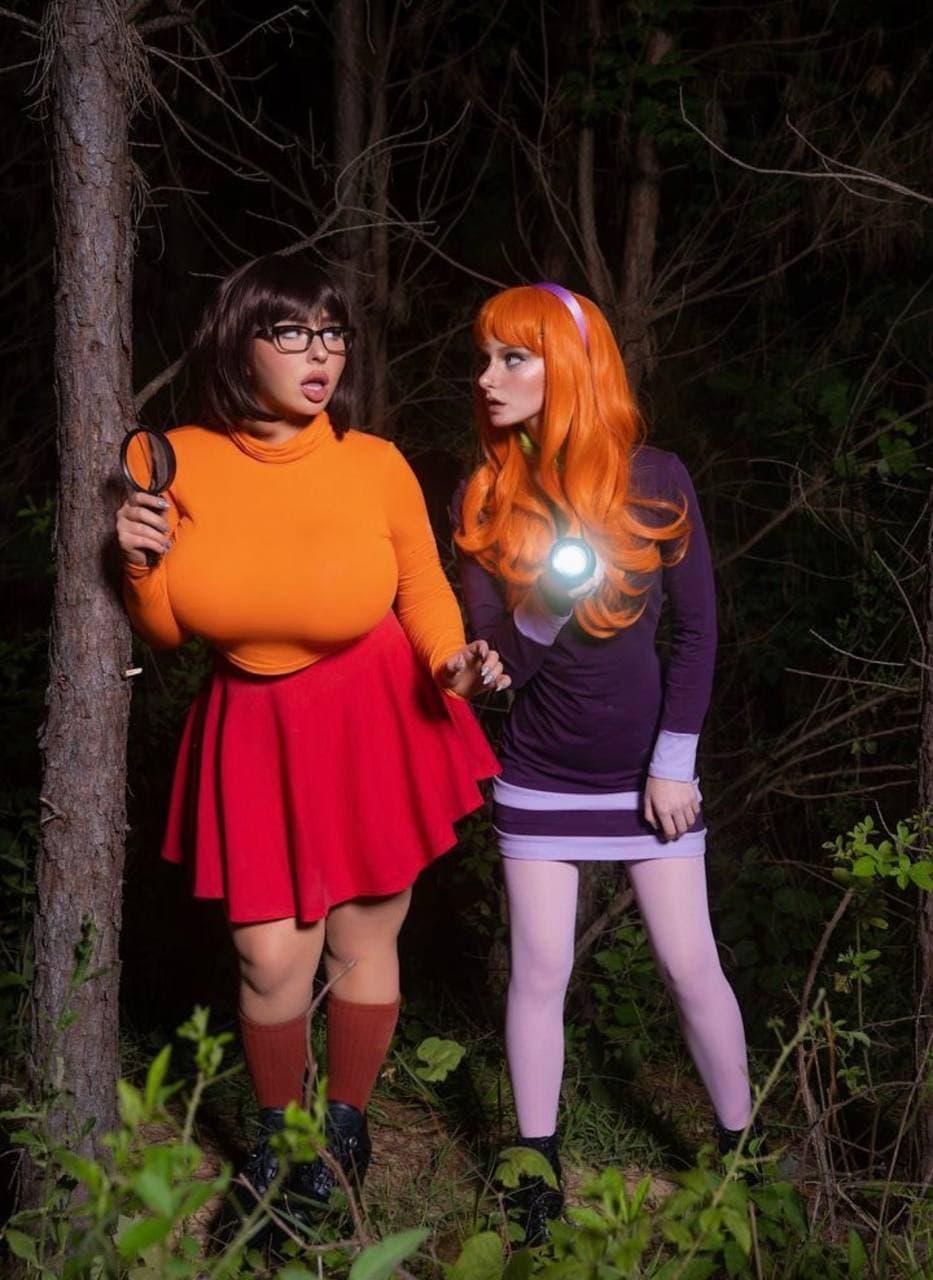 bishoujomom_nude_velma_daphne_cosplay_fansly_set_leaked-nxxiur-influencersgonewild