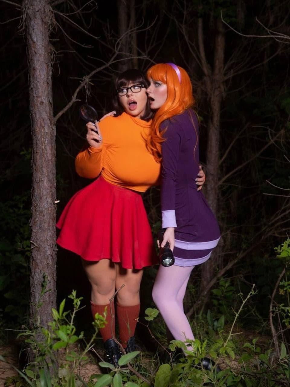 bishoujomom_nude_velma_daphne_cosplay_fansly_set_leaked-pdspqh-influencersgonewild
