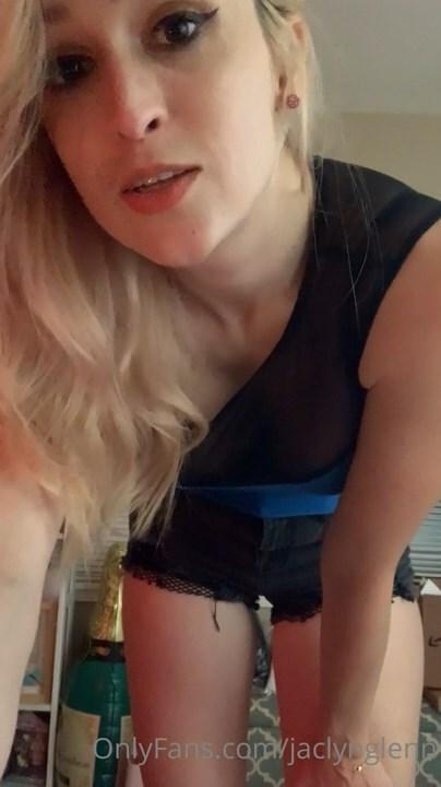 jaclyn_glenn_lingerie_strip_onlyfans_video_leaked-pprcjc-influencersgonewild