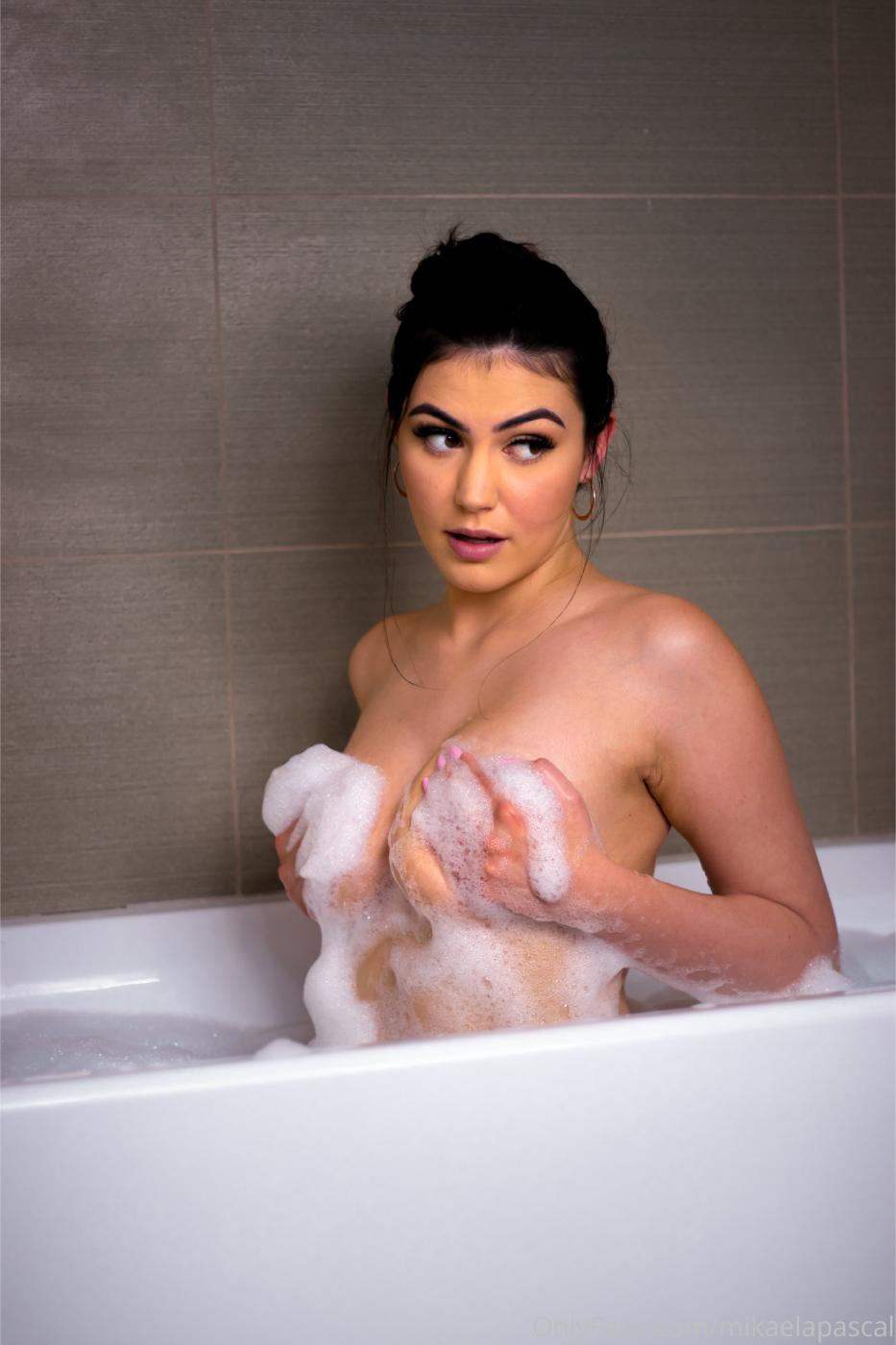 mikaela_pascal_nude_in_bath_onlyfans_set_leaked-lefvbd-influencersgonewild