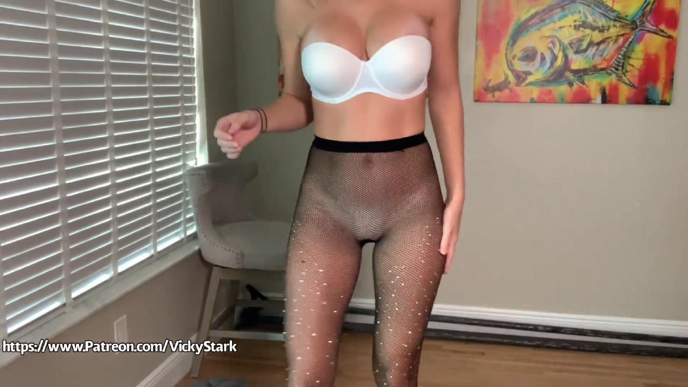 vicky_stark_holiday_party_panty_hose_try_on_video-rmkiry-influencersgonewild