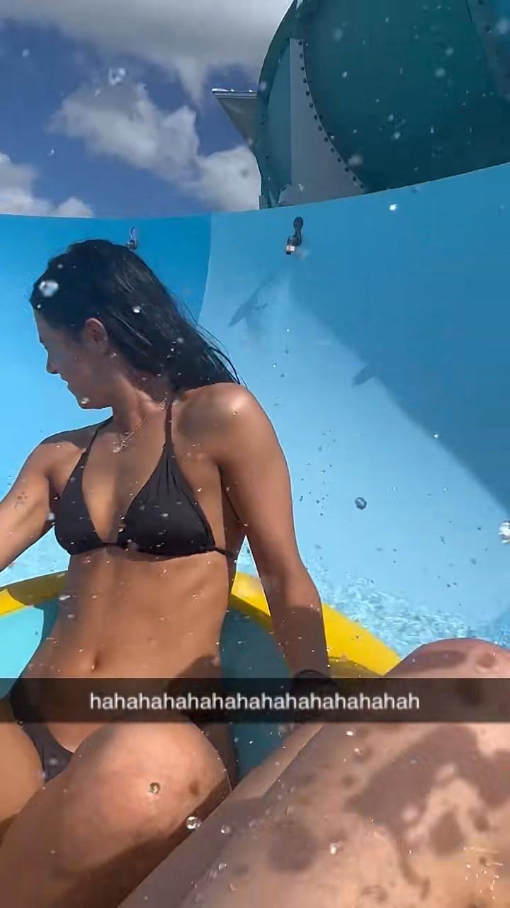 charli_damelio_bikini_waterpark_video_leaked-esjtcx-influencersgonewild