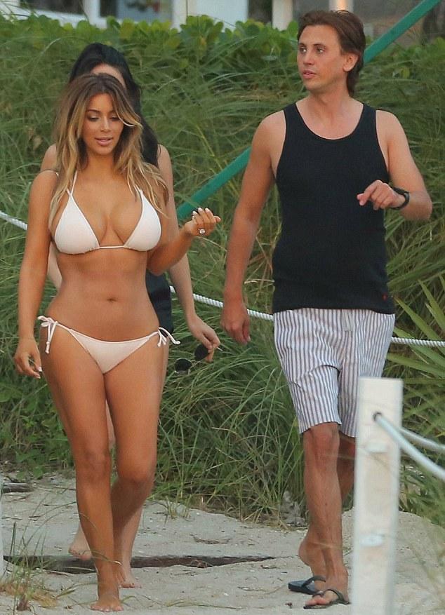 kim_kardashian_candid_bikini_beach_set_leaked-pzxsko-influencersgonewild