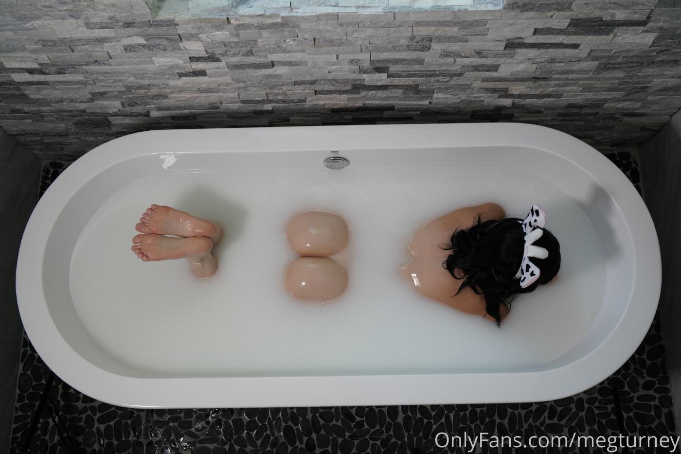 meg_turney_milky_bath_feet_onlyfans_set_leaked-imjbkb-influencersgonewild