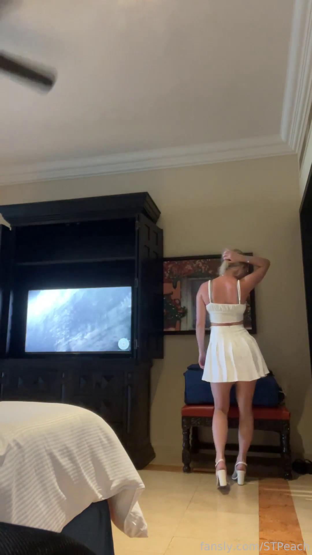 stpeach_ass_skirt_high_heels_fansly_video_leaked-ftbcmm-influencersgonewild