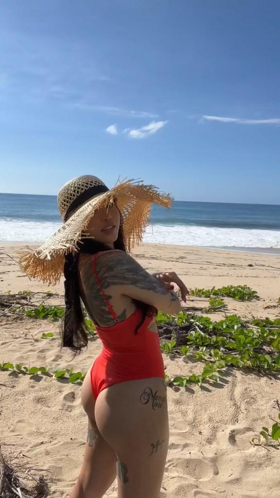 bella_poarch_sexy_bikini_beach_video_leaked-vhpxwq-influencersgonewild