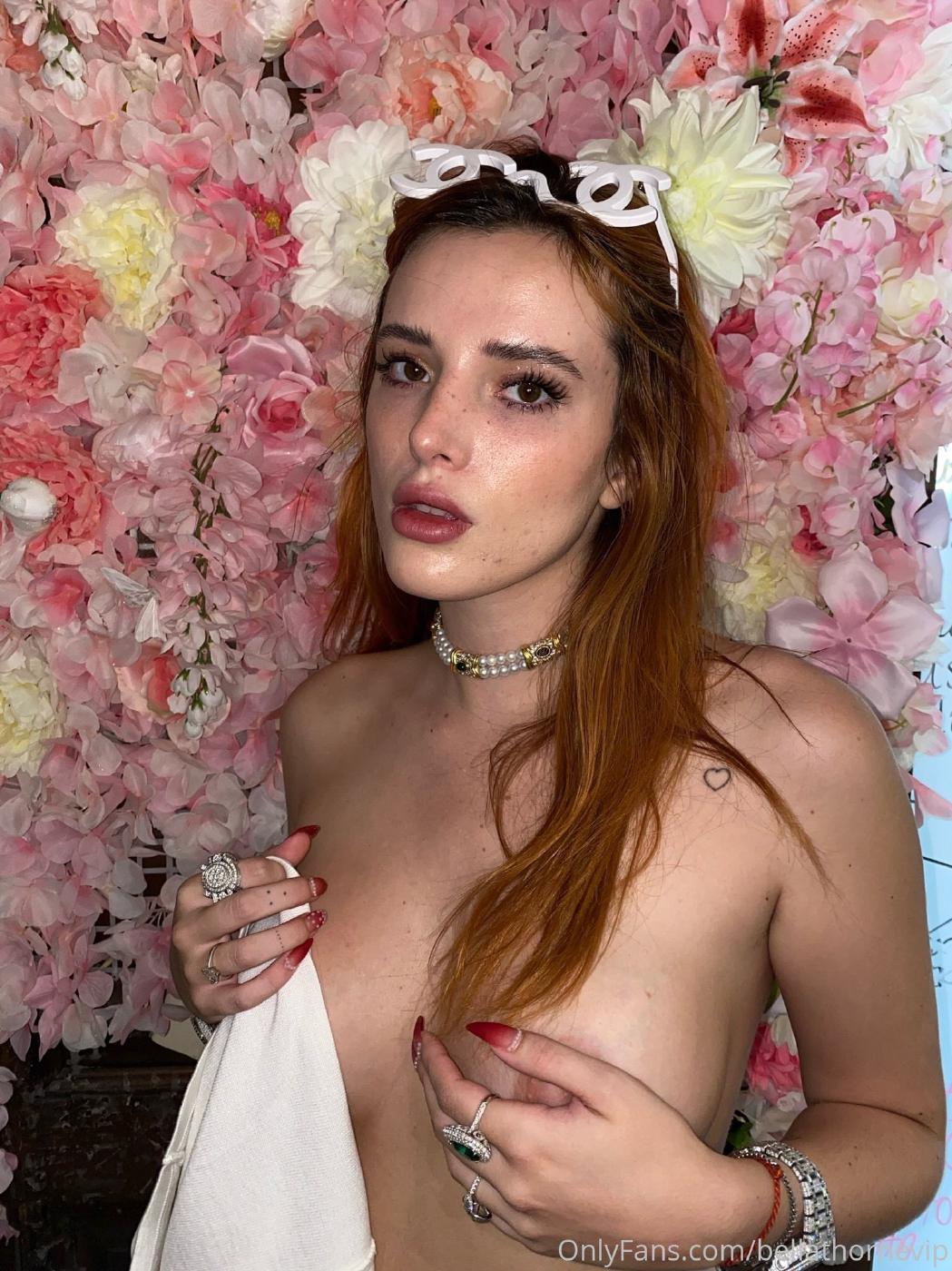 bella throne nude onlyfans nipple slip leaked ssmzpz 1 influencersgonewild