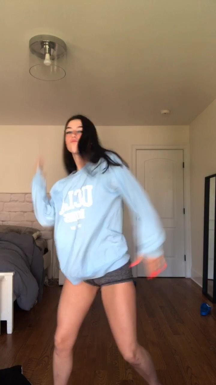 charli_damelio_biking_shorts_camel_toe_video_leaked-godtse-influencersgonewild