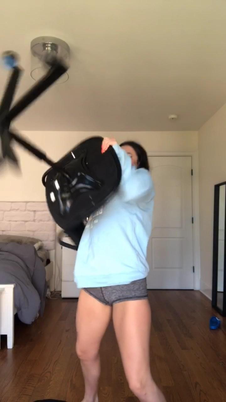 charli_damelio_biking_shorts_camel_toe_video_leaked-nxeach-influencersgonewild