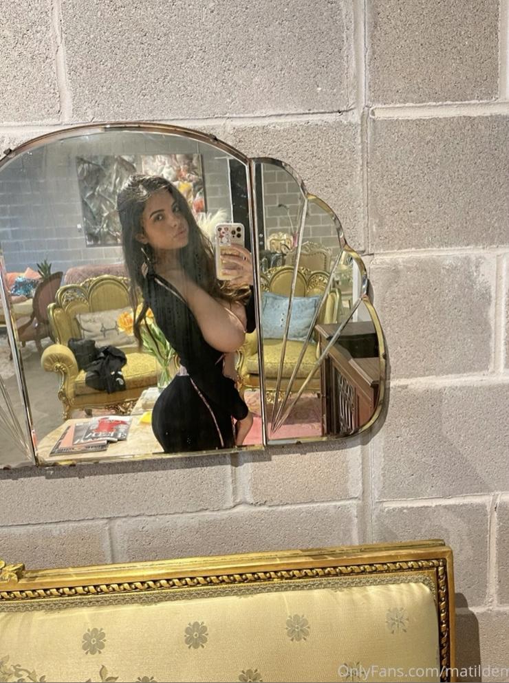 mati_marroni_nude_selfies_onlyfans_set_leaked-meeahk-influencers-gonewild
