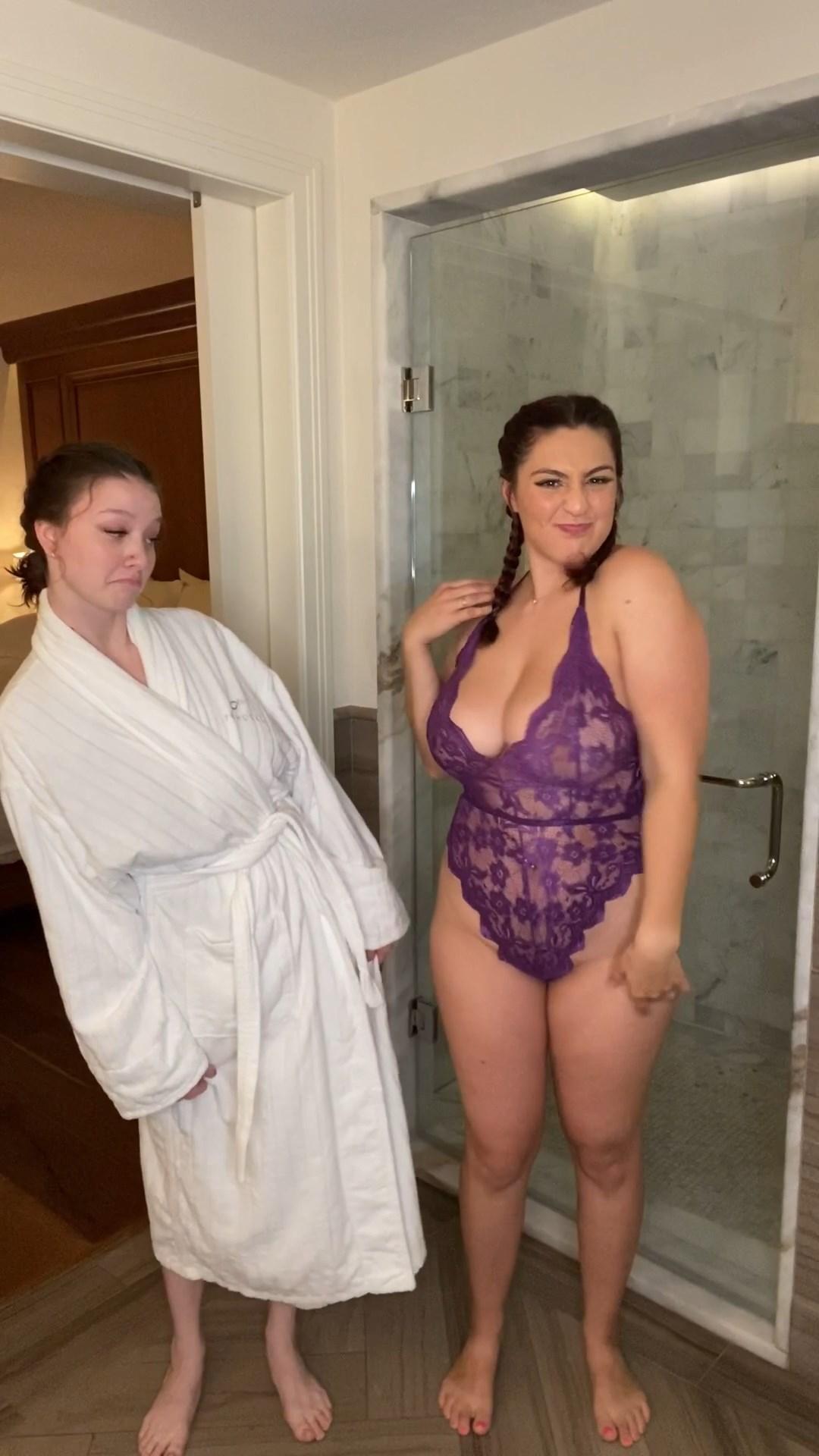 tati_evans_gi_xxo_nude_tiktok_lesbian_magic_strip_onlyfans_video_leaked-provtn-influencersgonewild