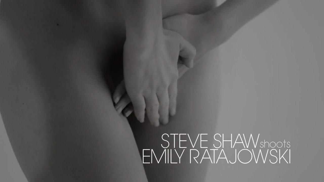 emily_ratajkowski_treats_nude_bts_video_leaked-eyzcrg-influencers-gonewild